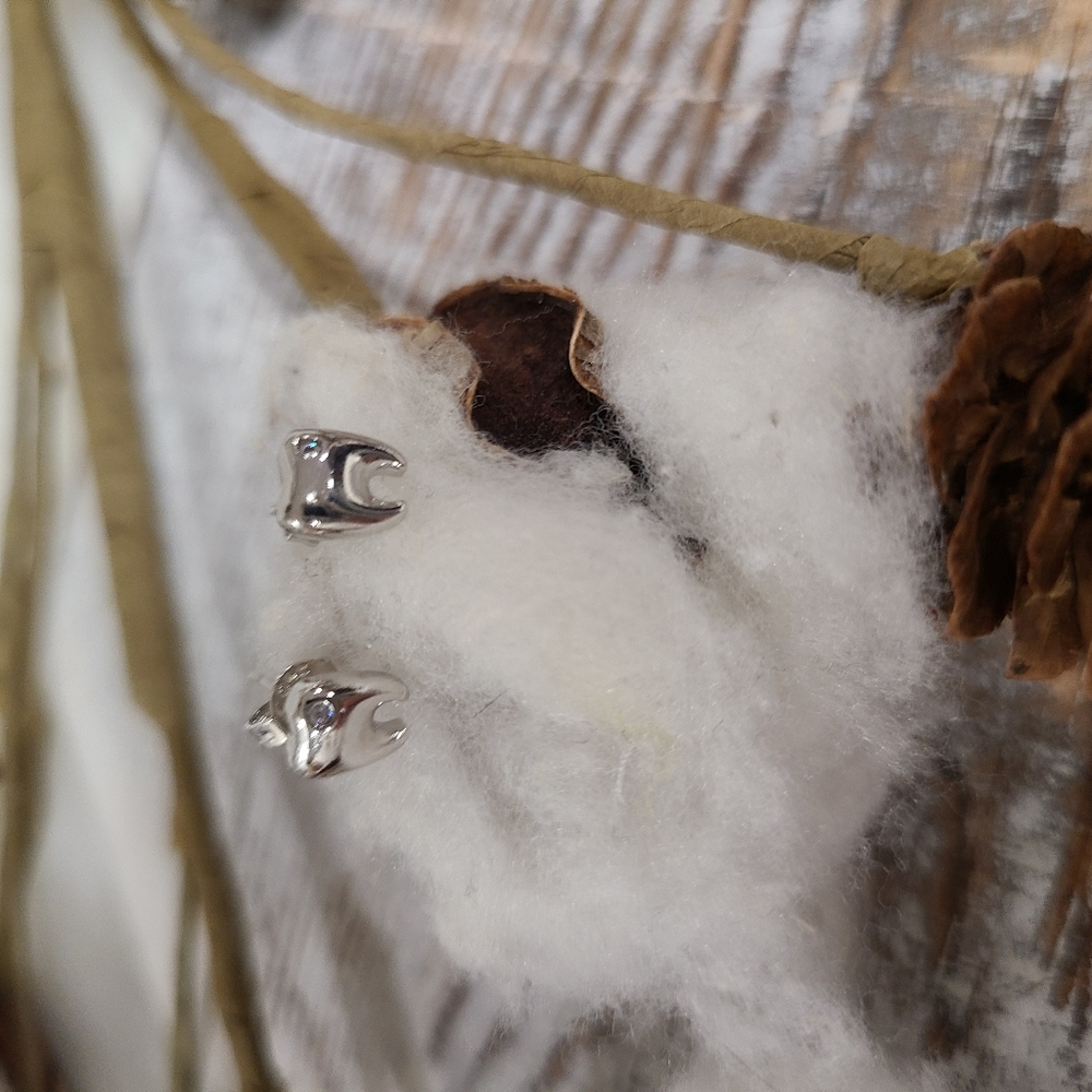 🦷🦷NEW🦷🦷ADORABLE!! 925 Sterling Silver Tooth Earrings with tiny CZ🦷🦷 - Picture 7 of 13